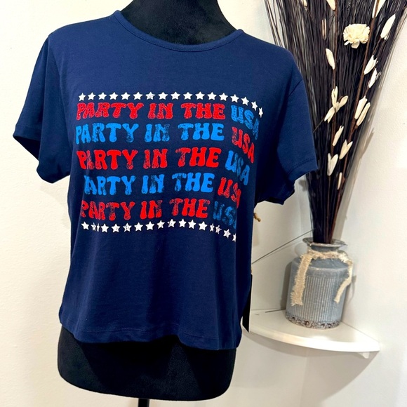 Love Dazed Junior XL, Patriotic July 4th with this "Party in the USA" Shirt - Picture 1 of 10